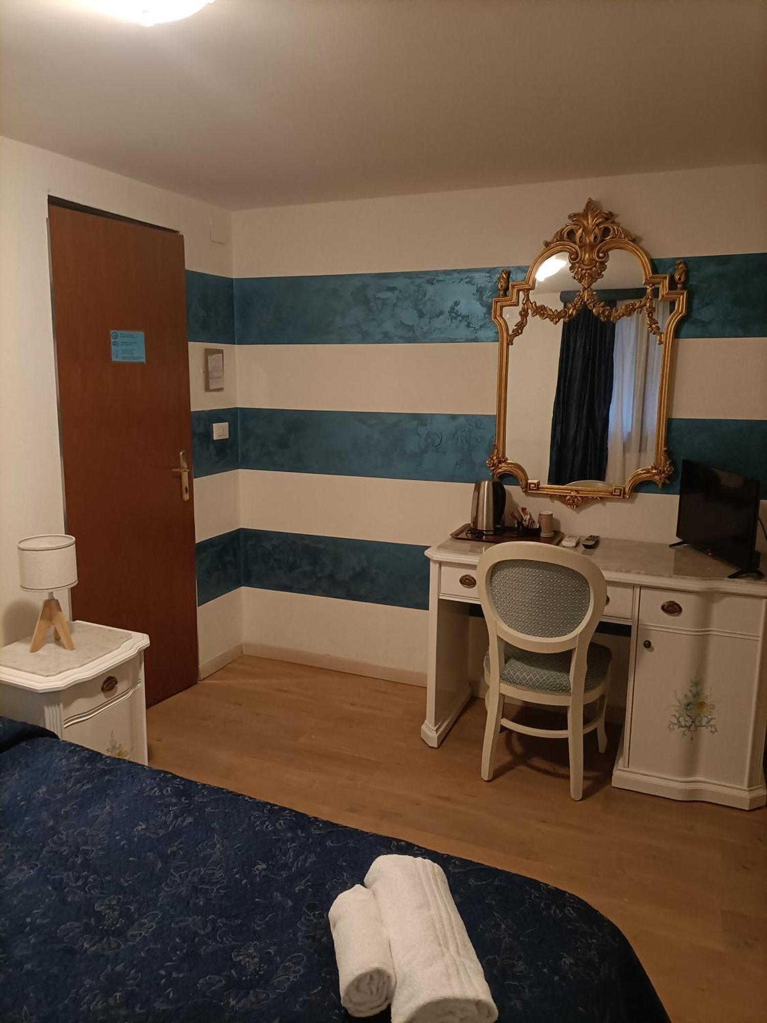 Palazzo Lion Morosini - Check In Presso Locanda Ai Santi Apostoli Venice Luaran gambar