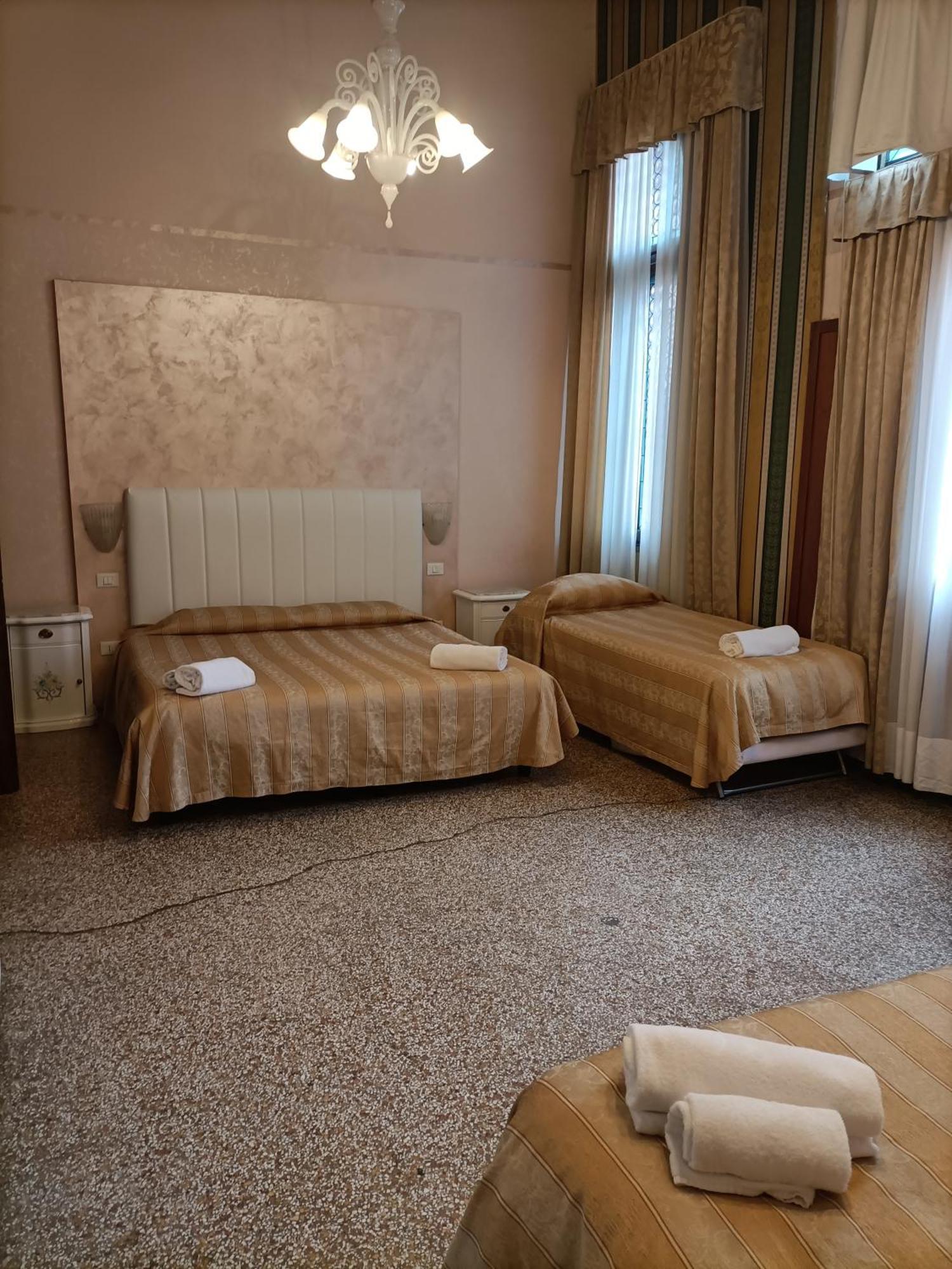 Palazzo Lion Morosini - Check In Presso Locanda Ai Santi Apostoli Venice Luaran gambar