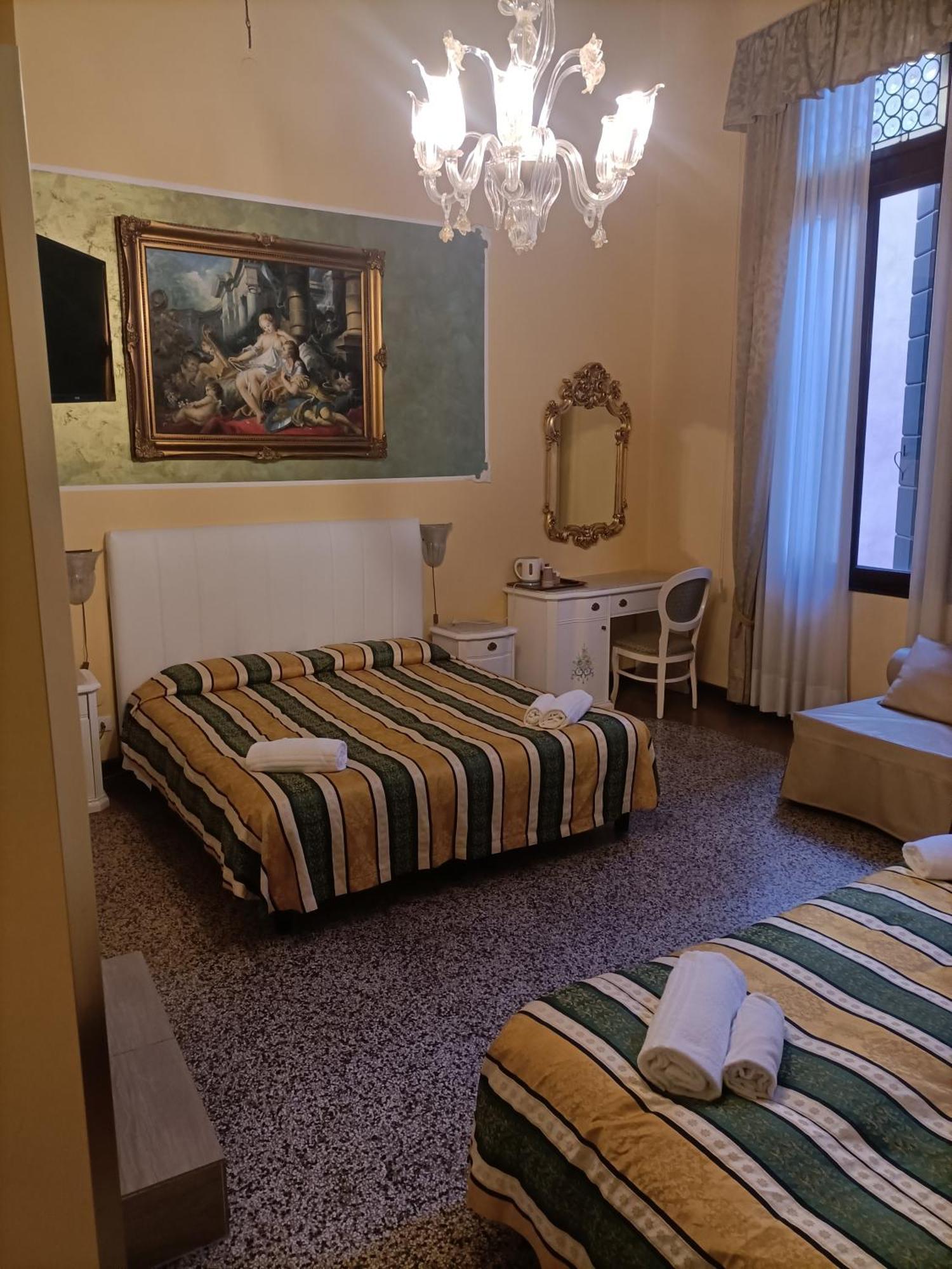 Palazzo Lion Morosini - Check In Presso Locanda Ai Santi Apostoli Venice Luaran gambar