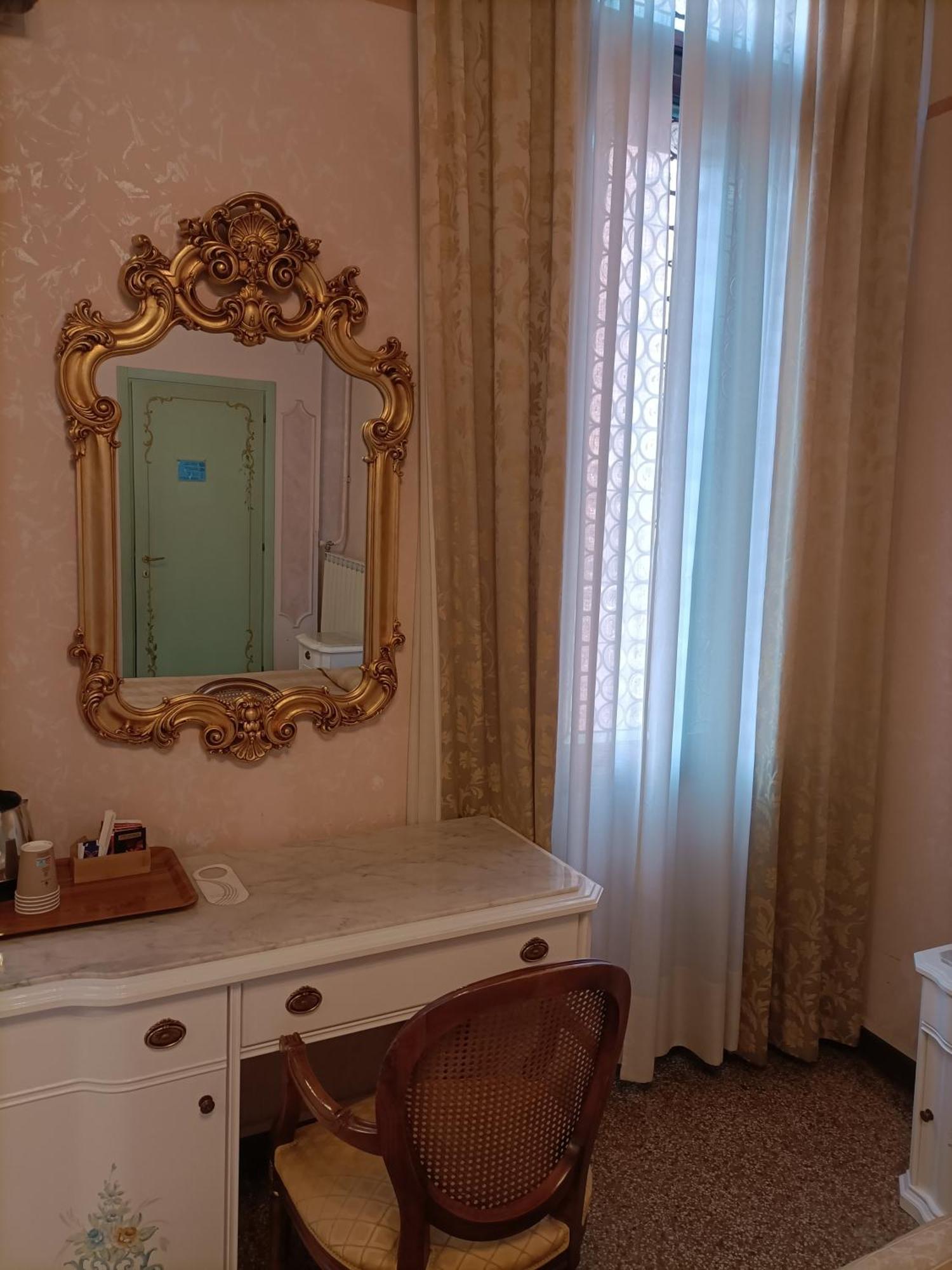 Palazzo Lion Morosini - Check In Presso Locanda Ai Santi Apostoli Venice Luaran gambar