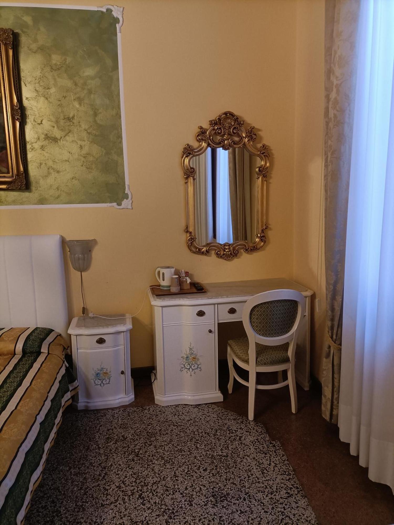 Palazzo Lion Morosini - Check In Presso Locanda Ai Santi Apostoli Venice Luaran gambar